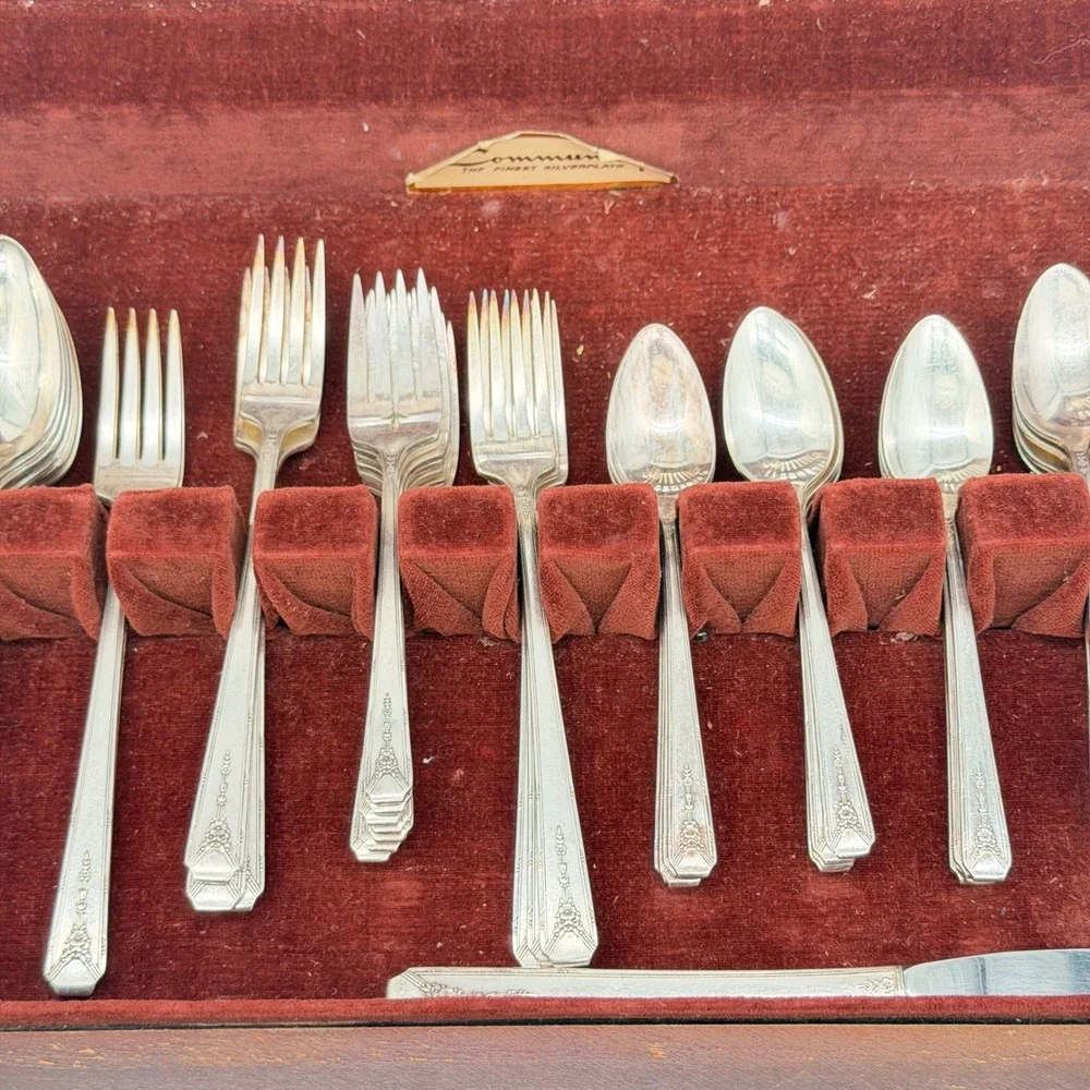 Oneida Community Milady Silverplate Flatware Set 51pc with Wood Case Vintage
